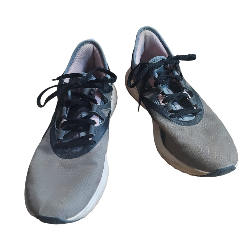 11 Reebok Fuelfoam pink and black sneakers